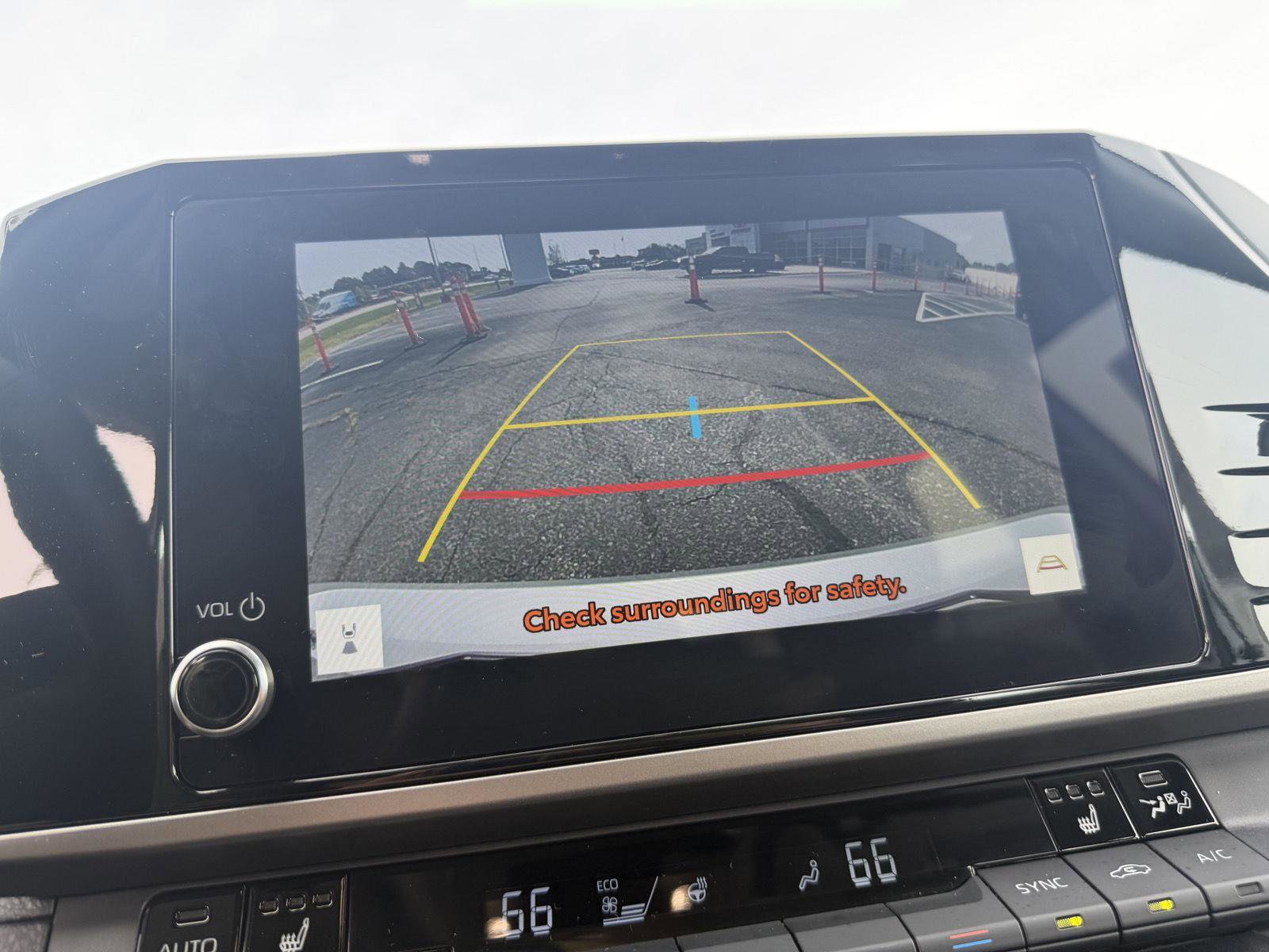 Used 2025 Toyota Camry LE w/ Convenience Package image 27