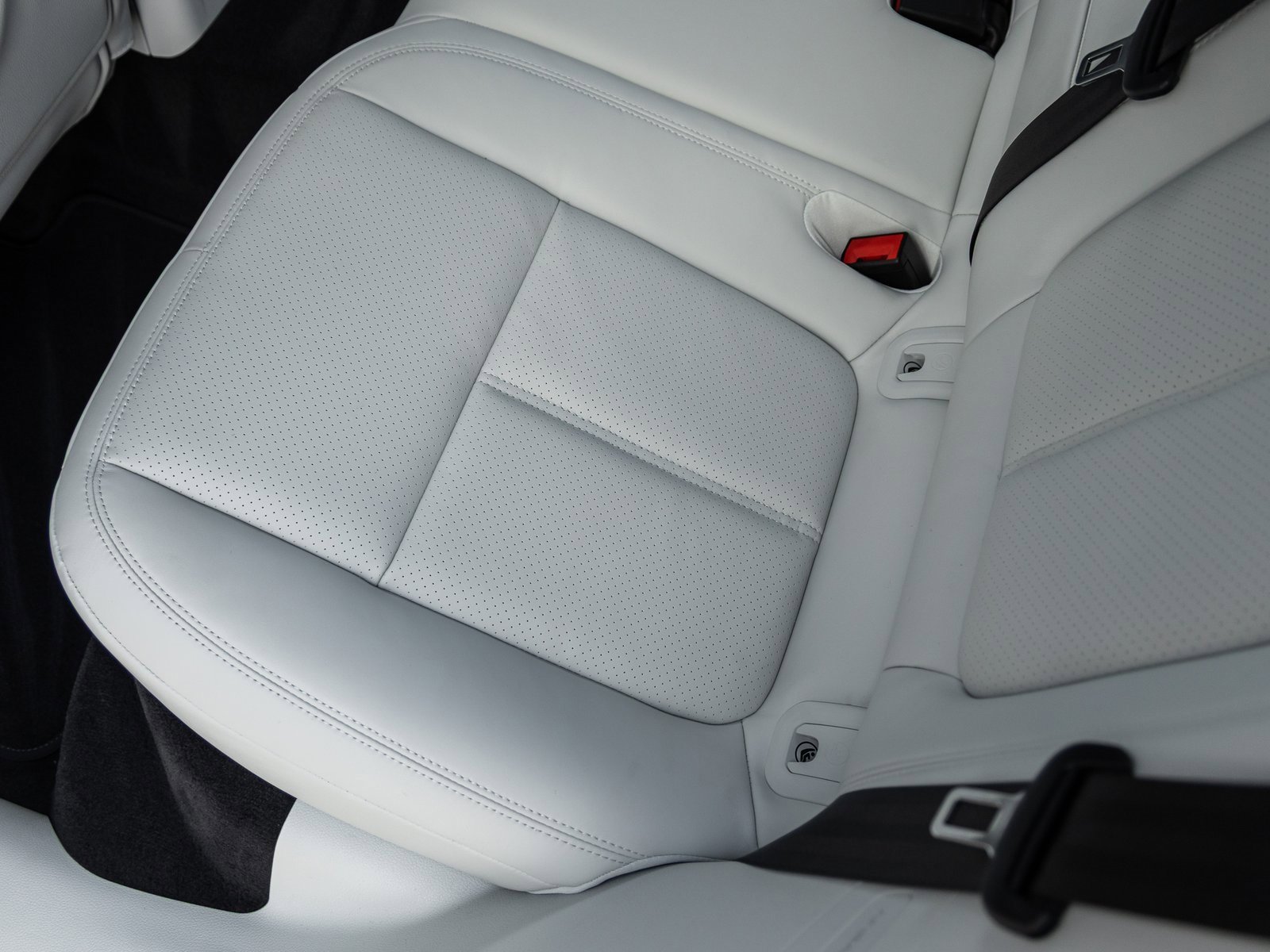 New 2026 Porsche Macan S image 36