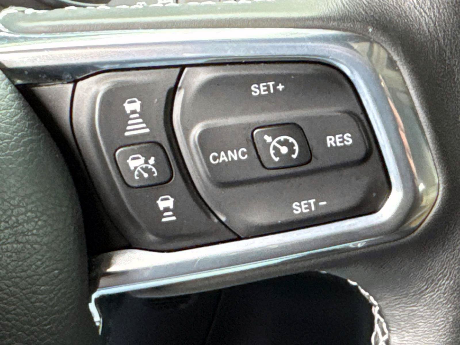 Used 2023 Jeep Wrangler Unlimited Rubicon 4xe w/ Safety Group AWD/4WD image 15