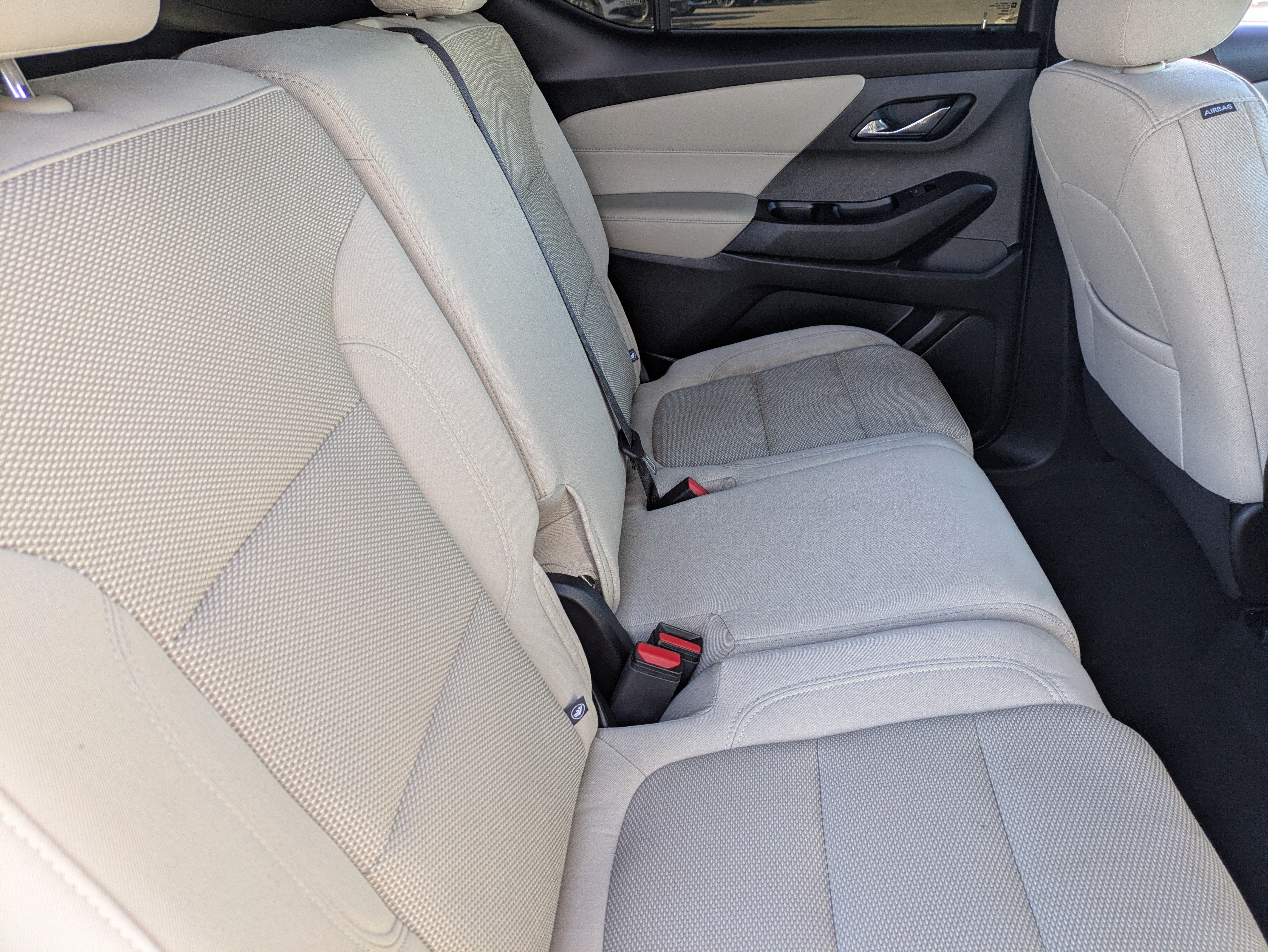 Used 2024 Chevrolet Traverse LS FWD image 14