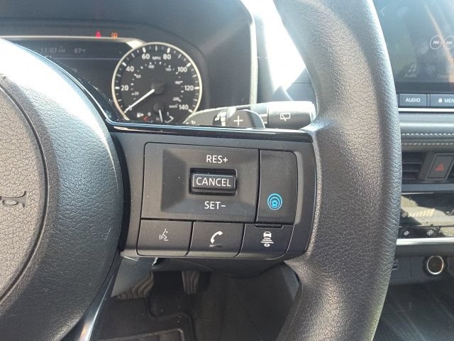 Used 2023 Nissan Rogue SV AWD/4WD image 17