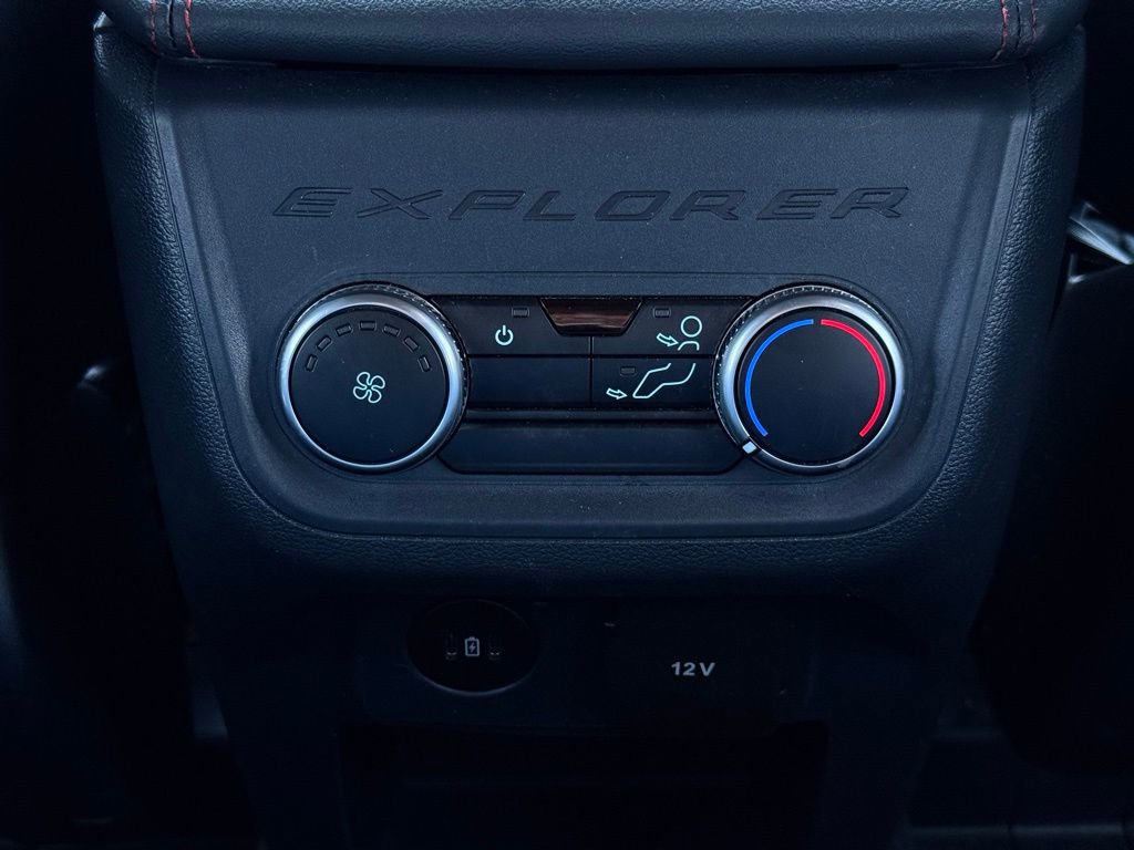 Used 2025 Ford Explorer ST-Line w/ ST-Line Street Pack image 43