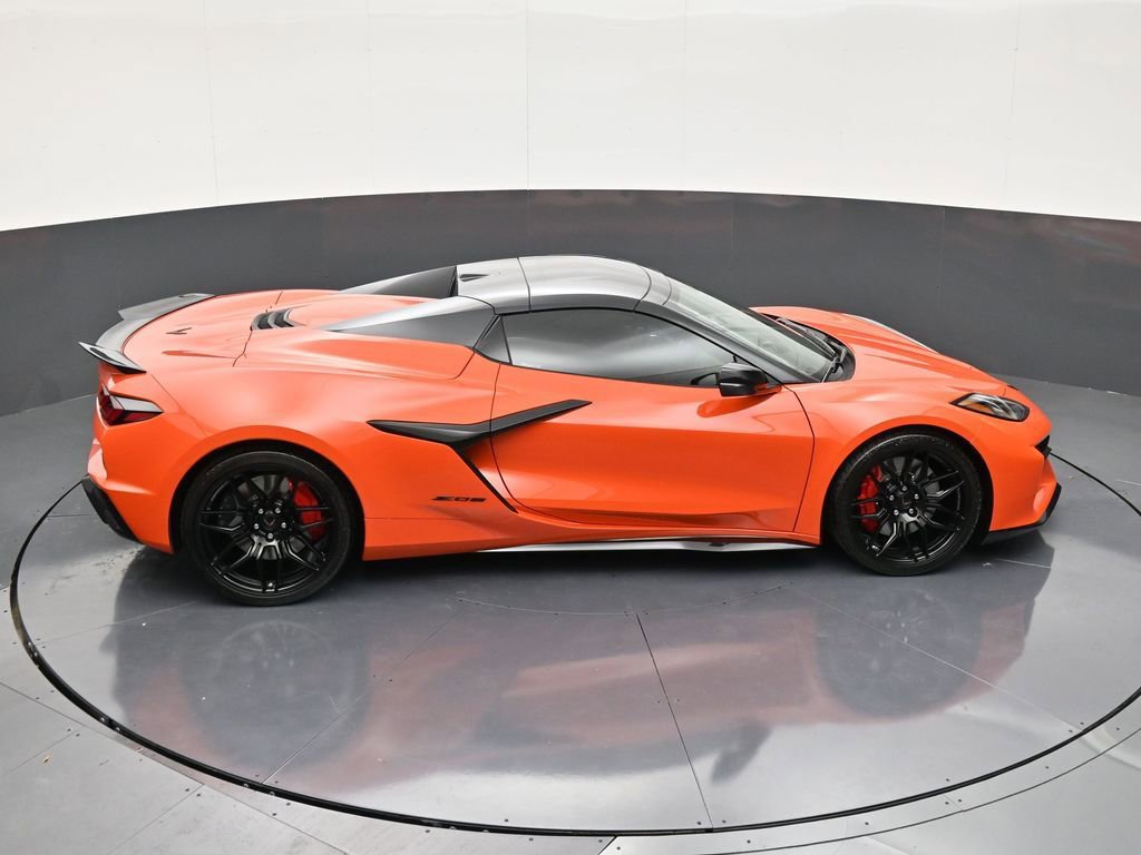 Used 2026 Chevrolet Corvette Z06 w/ Stealth Interior Trim Package image 16