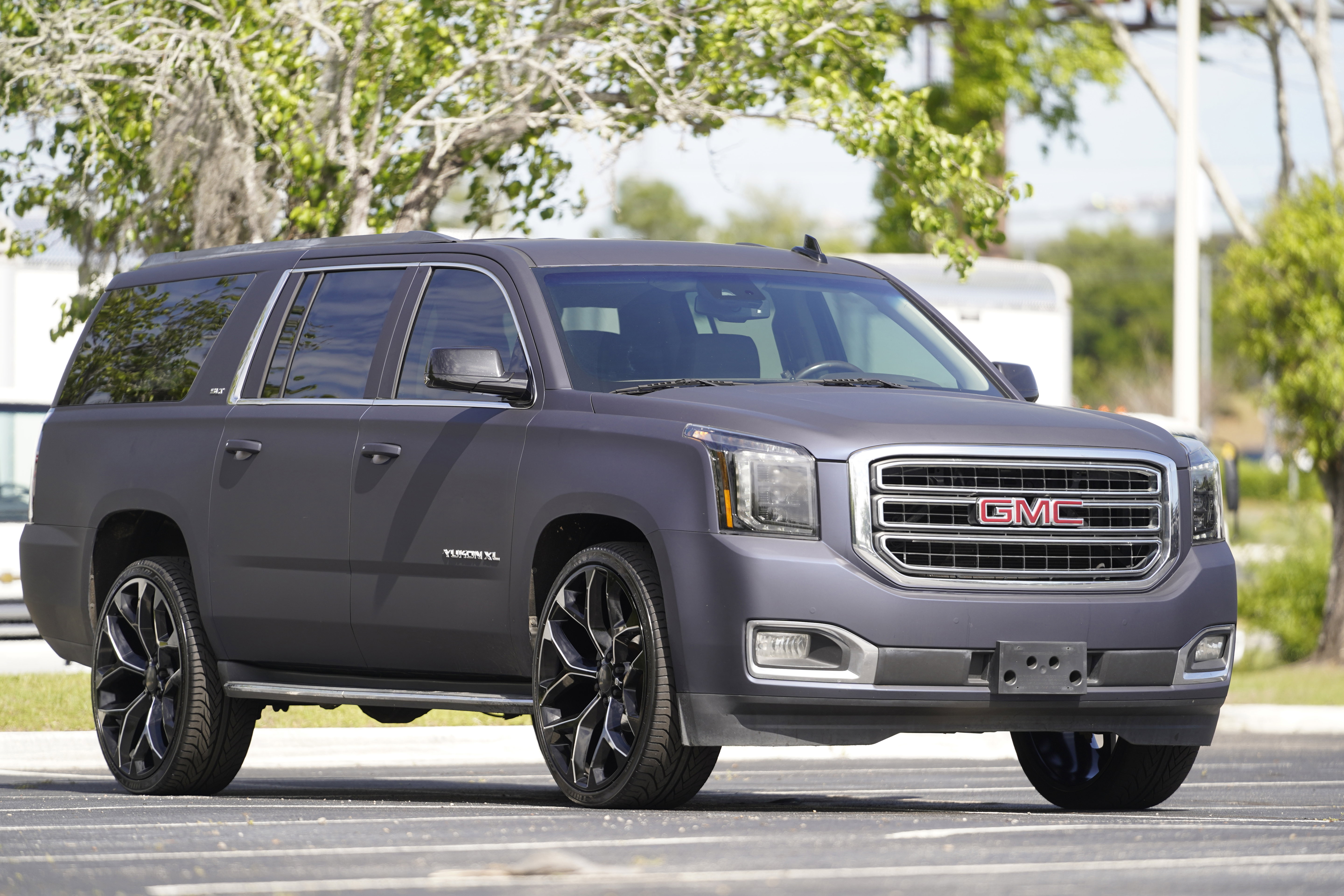 Used 2016 GMC Yukon XL SLT image 46