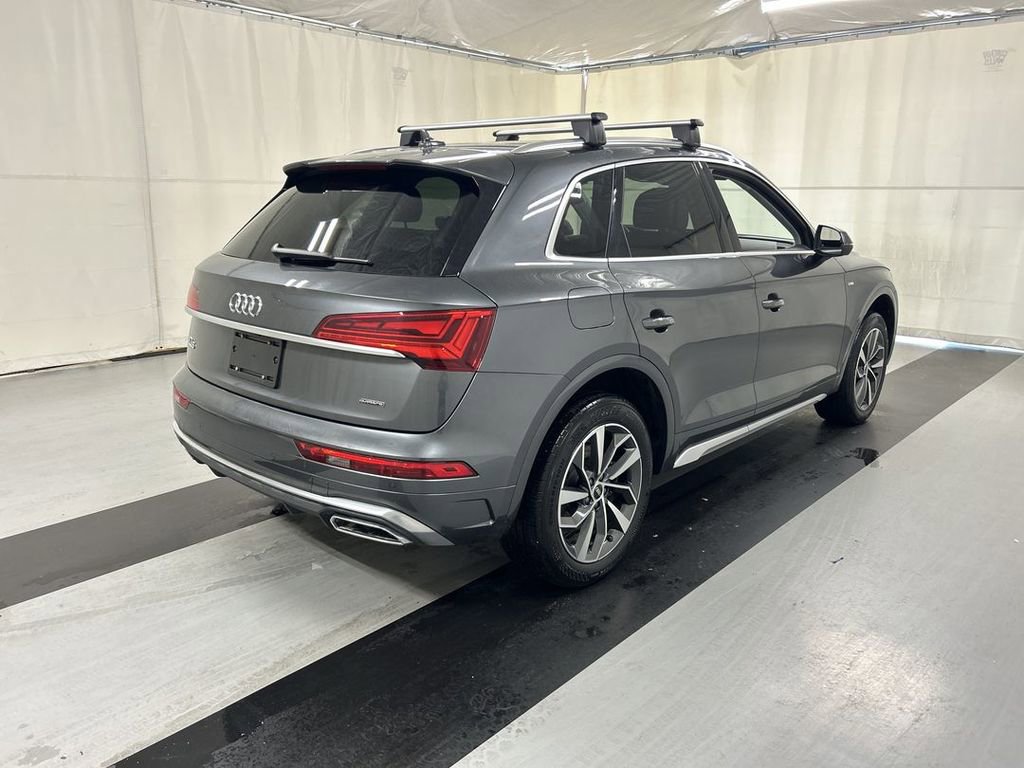 Used 2023 Audi Q5 2.0T Premium w/ Convenience Package AWD/4WD image 2