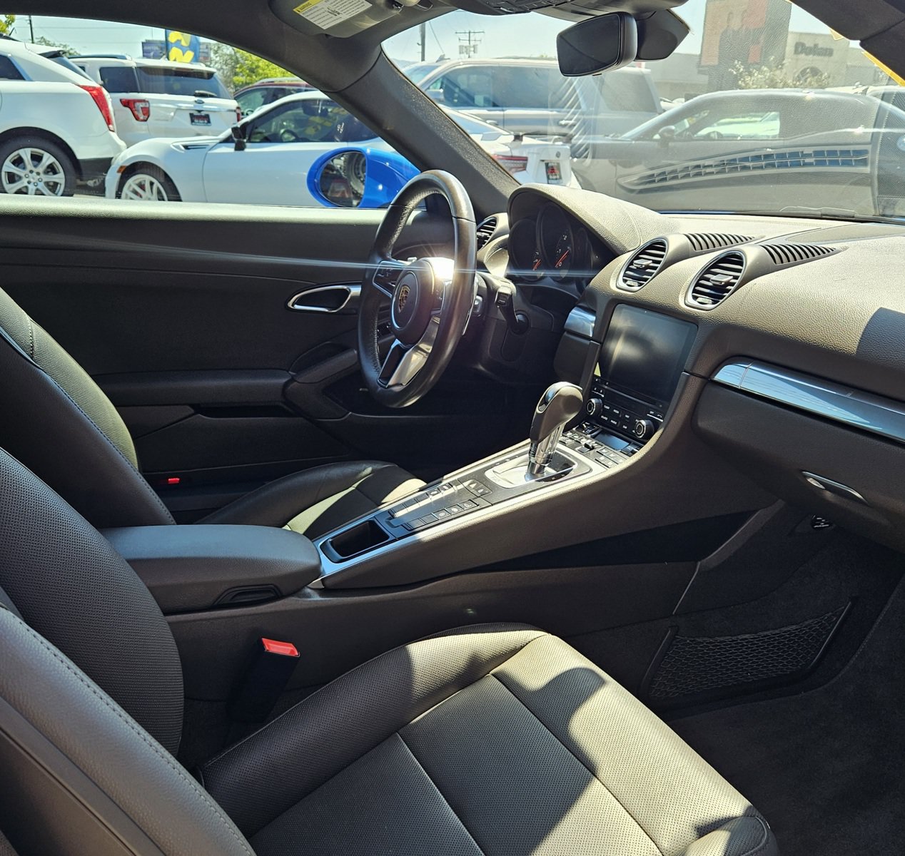 Used 2022 Porsche 718 Cayman RWD image 11