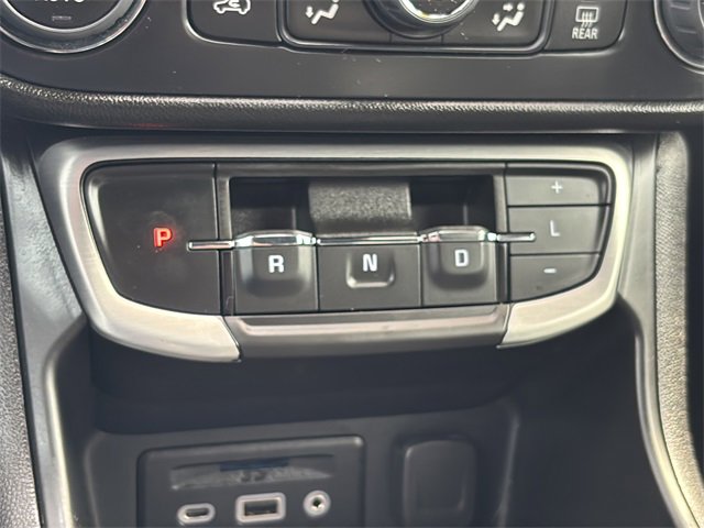 Used 2023 GMC Terrain SLT image 34