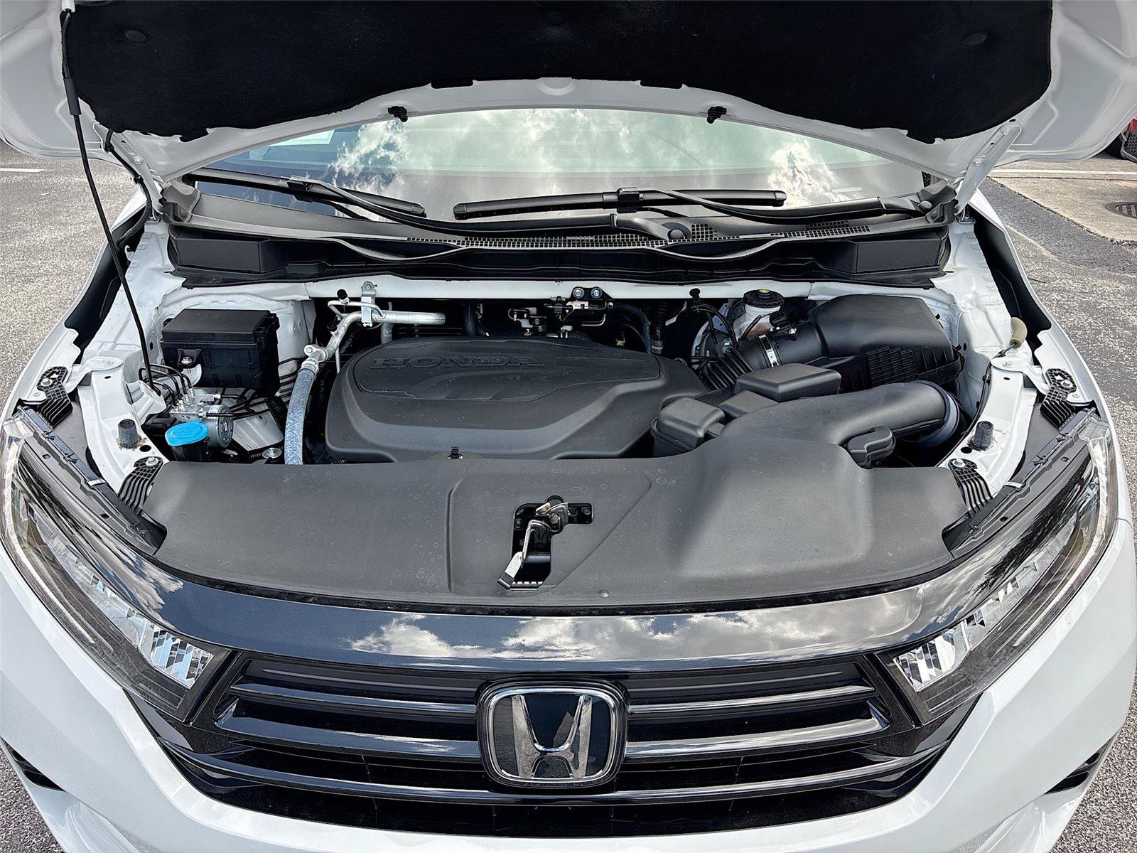 Certified 2024 Honda Odyssey Sport image 35