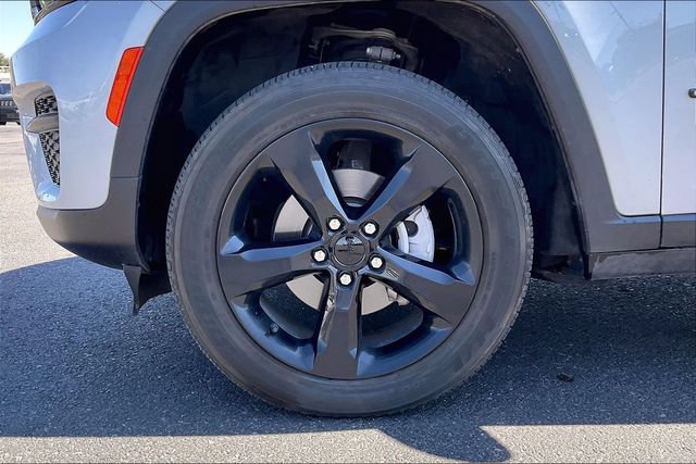 Used 2023 Jeep Grand Cherokee Altitude AWD/4WD image 8