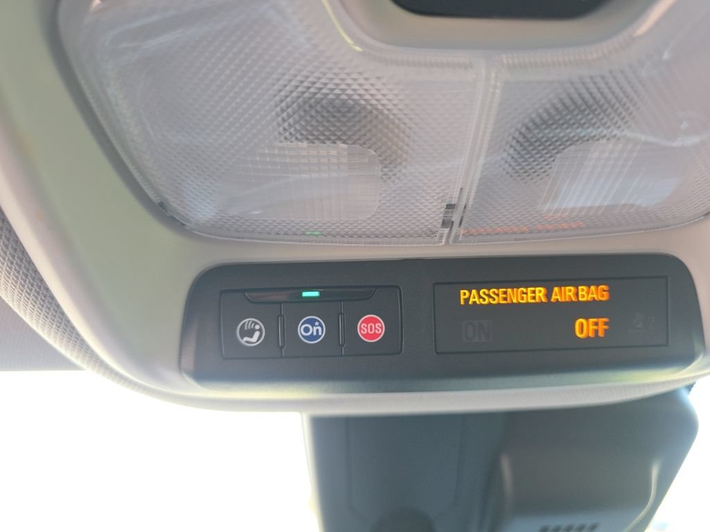 Used 2025 Chevrolet TrailBlazer LT AWD/4WD image 24