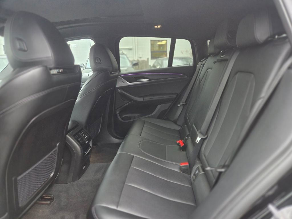 Used 2025 BMW X4 xDrive30i image 25