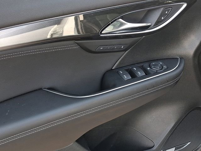 Certified 2025 Buick Envision Preferred image 12