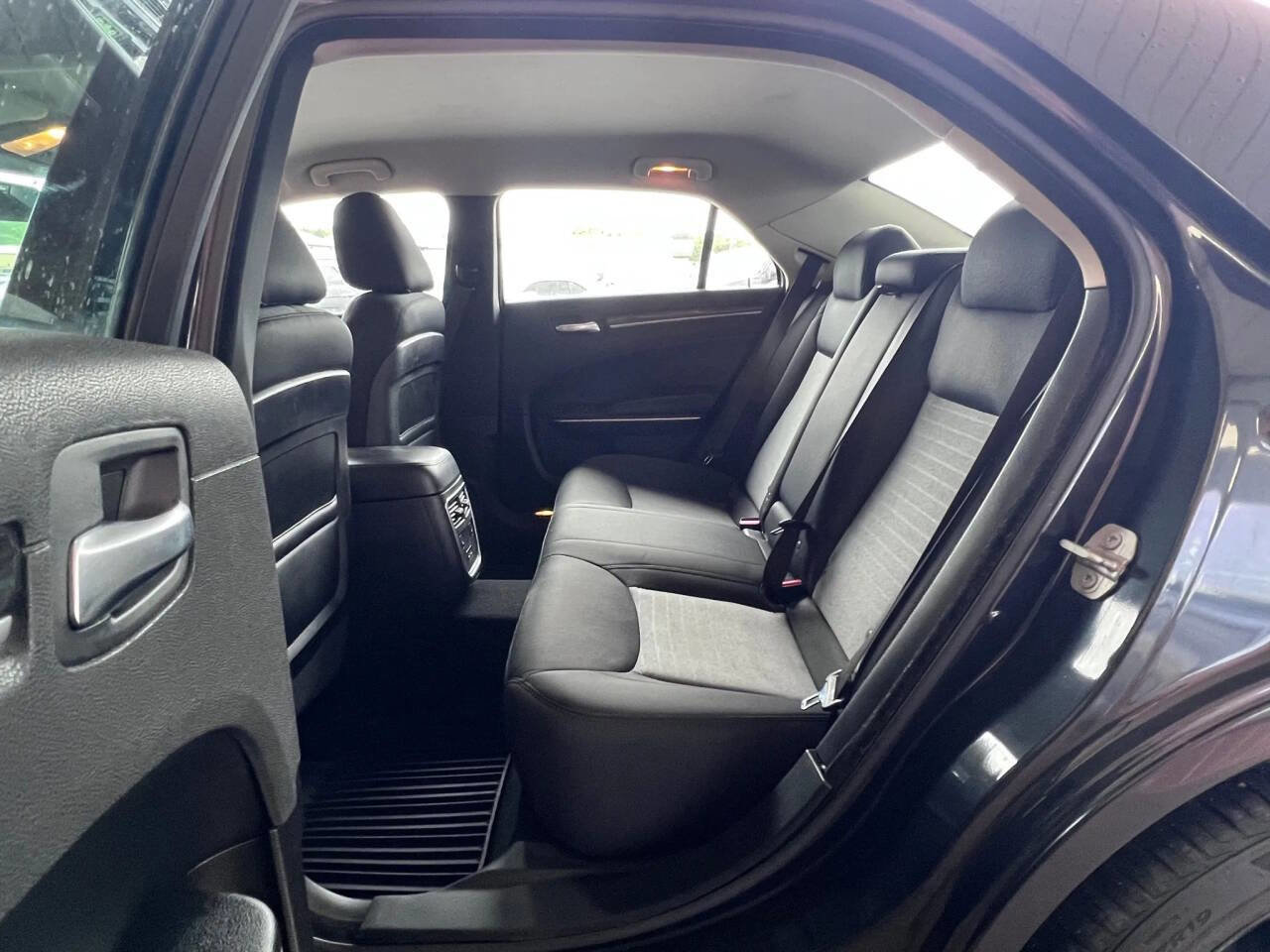 Used 2019 Chrysler 300 Touring w/ Sport Appearance Package image 14