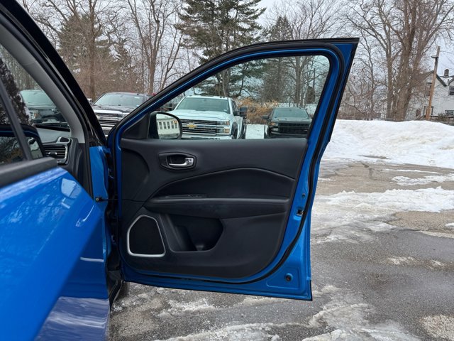 Used 2020 Jeep Compass Latitude image 28