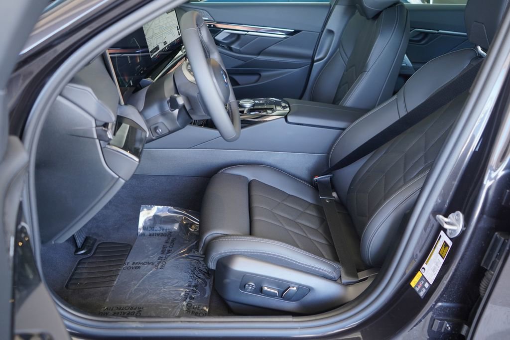 Used 2026 BMW i5 eDrive40 w/ Premium Package image 11