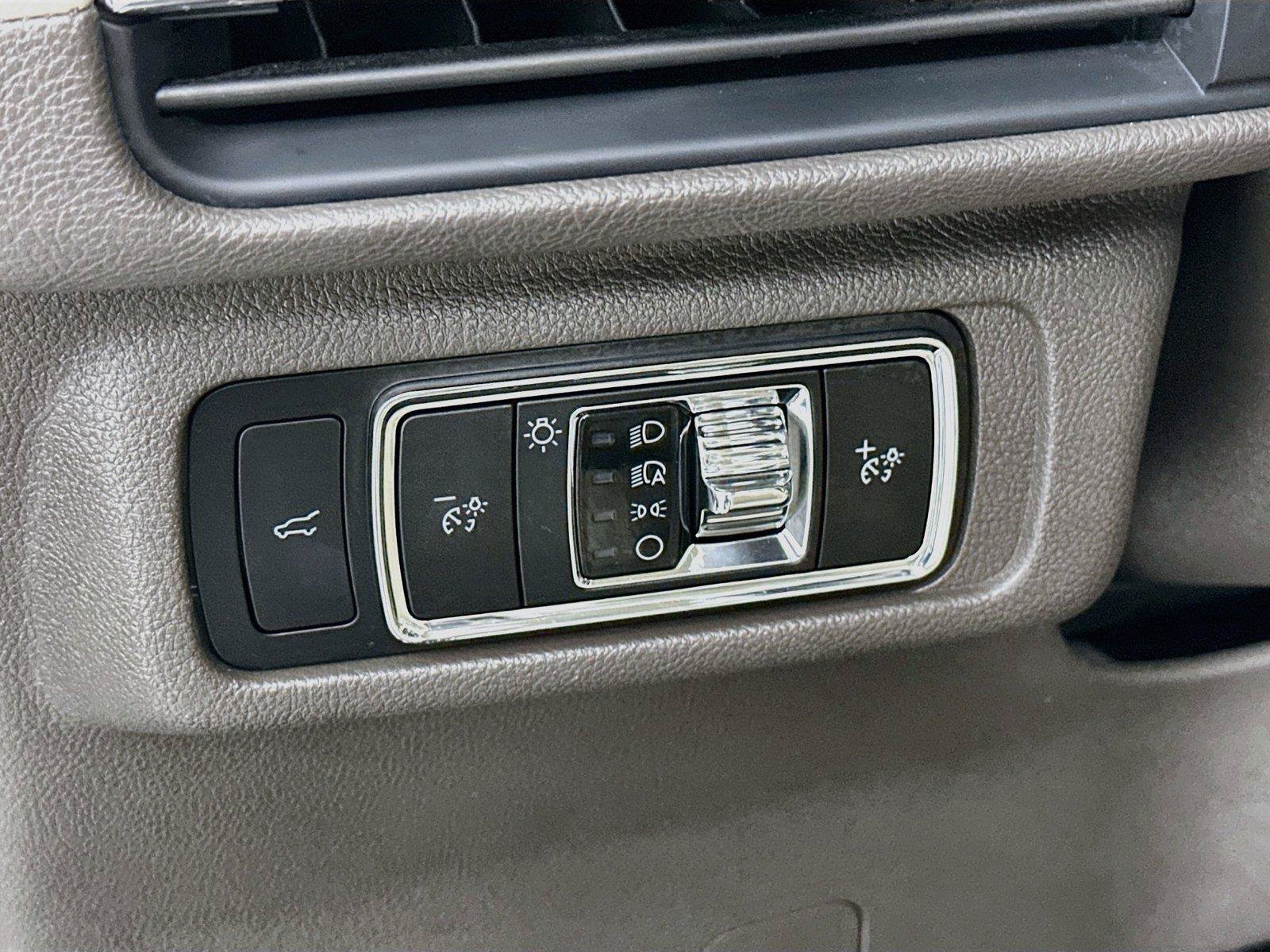 Used 2023 Lincoln Corsair Reserve w/ Equipment Group 201A AWD/4WD image 14