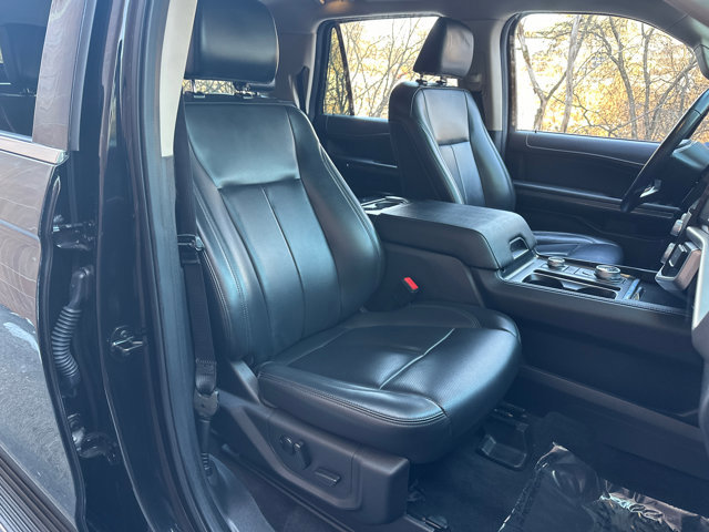 Used 2023 Ford Expedition Max XLT image 35