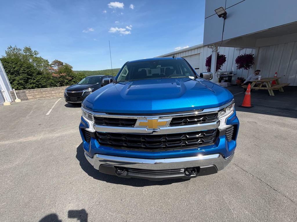 Used 2022 Chevrolet Silverado 1500 LT AWD/4WD image 8