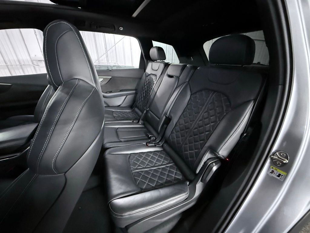 Used 2021 Audi SQ7 Premium Plus w/ Executive Package image 21