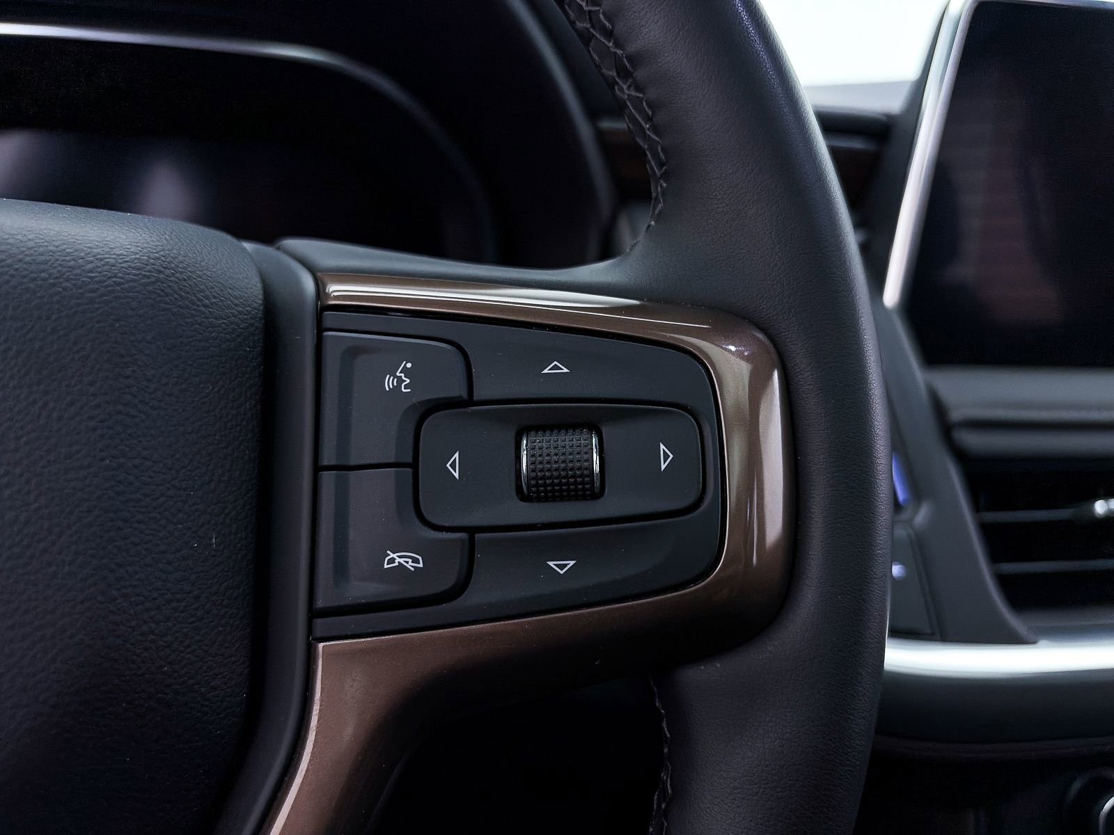 Used 2024 Chevrolet Suburban High Country AWD/4WD image 35