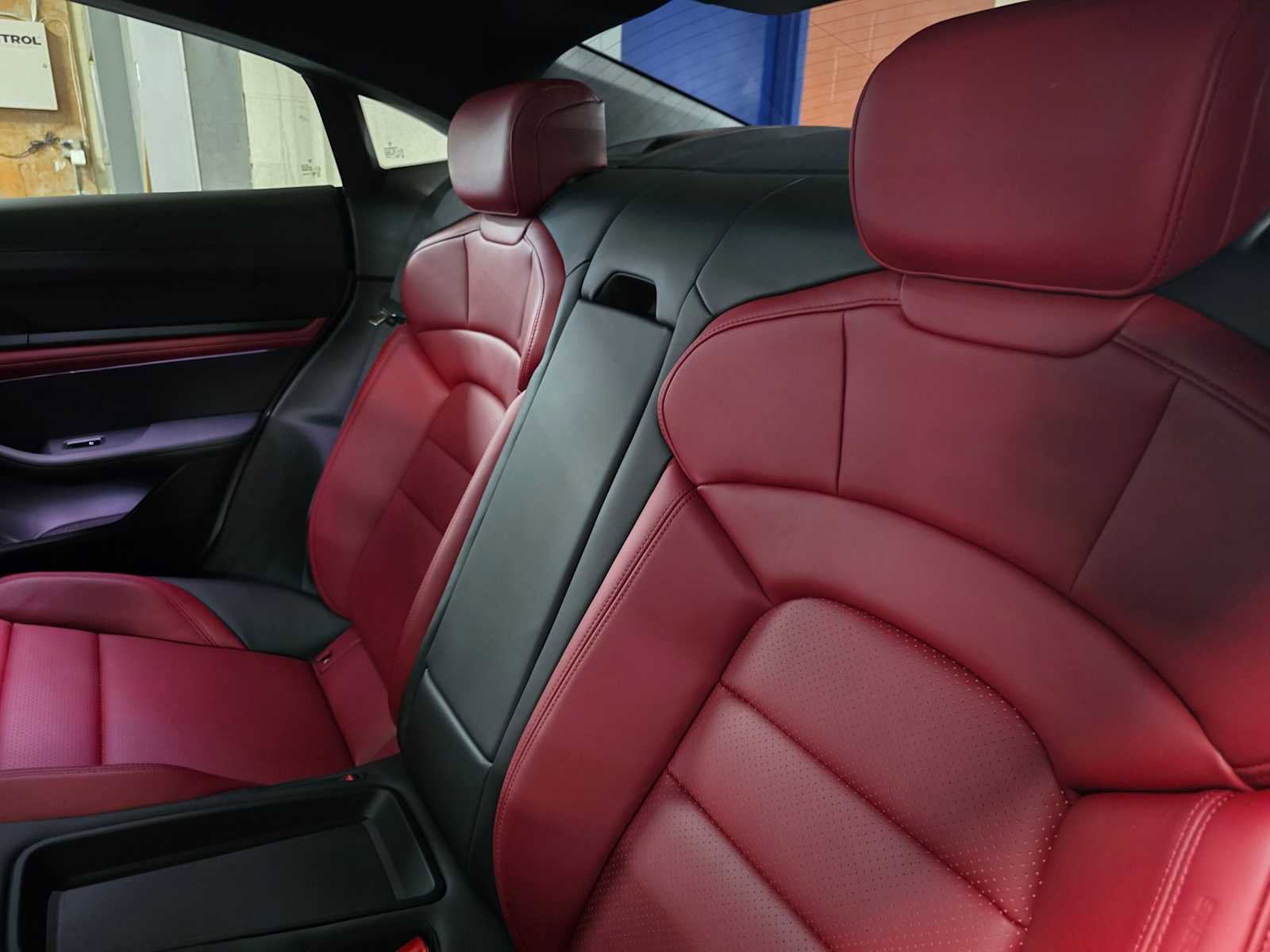 Used 2020 Porsche Taycan 4S image 17