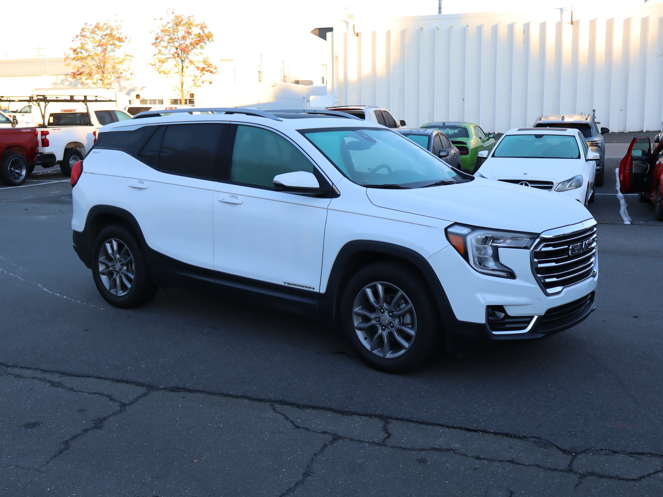 Used 2024 GMC Terrain SLT FWD image 14