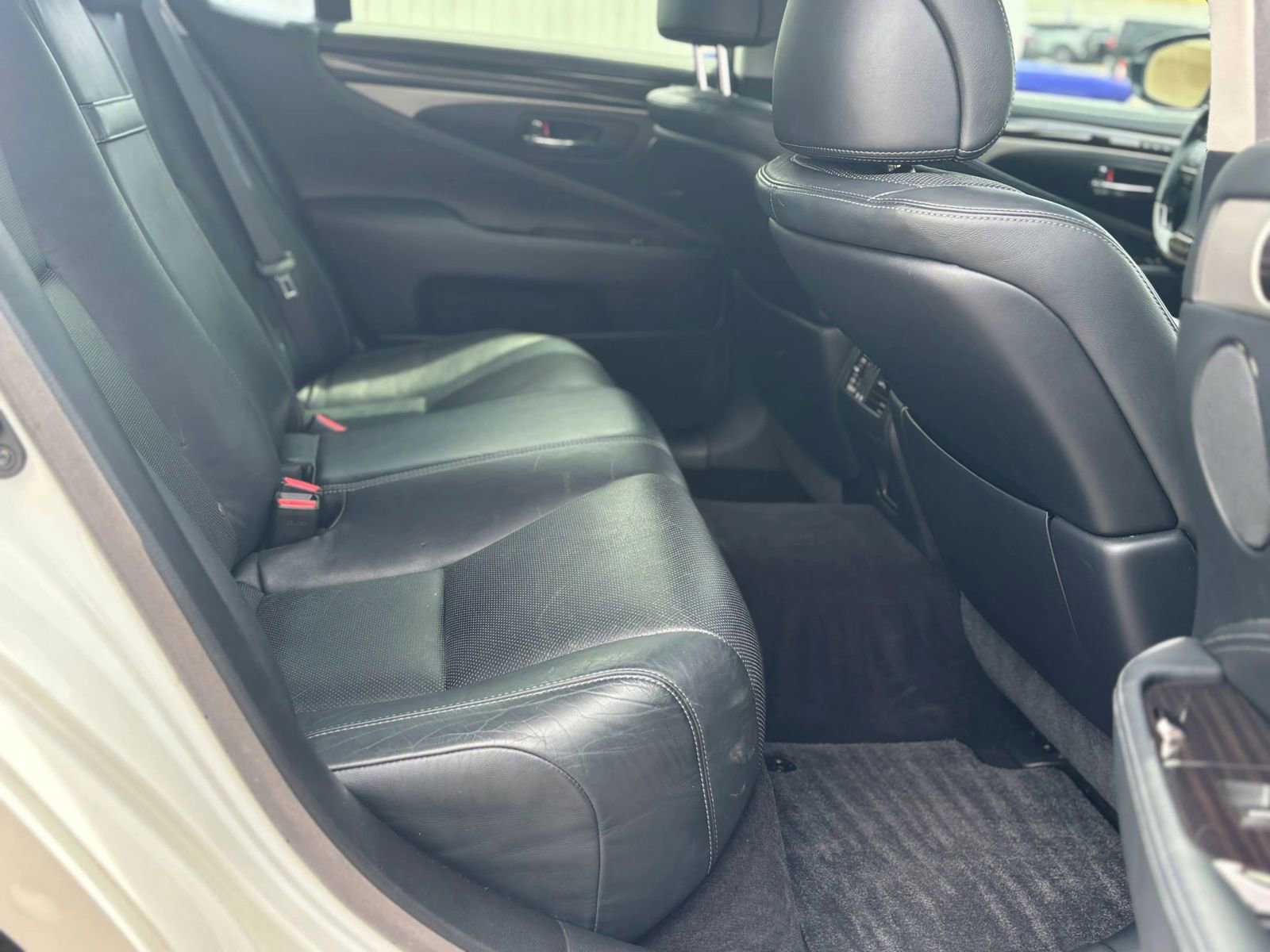 Used 2013 Lexus LS 460 w/ Comfort Pkg RWD image 16
