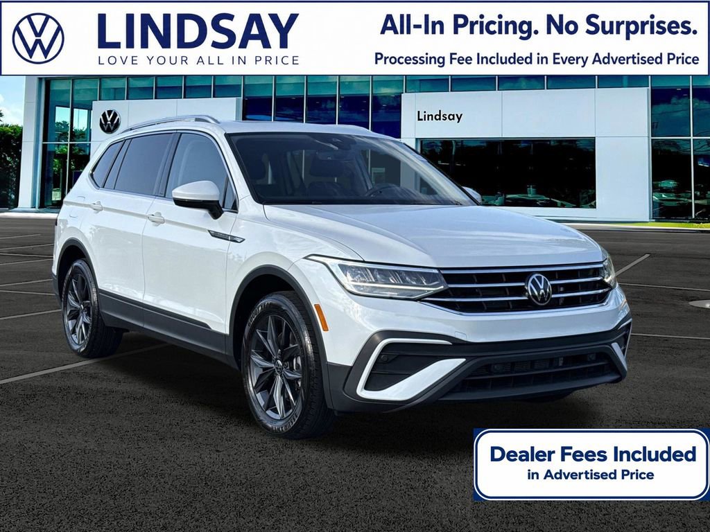 Used 2023 Volkswagen Tiguan SE w/ Panoramic Sunroof Package