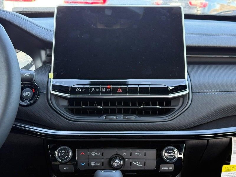 New 2026 Jeep Compass Latitude image 8