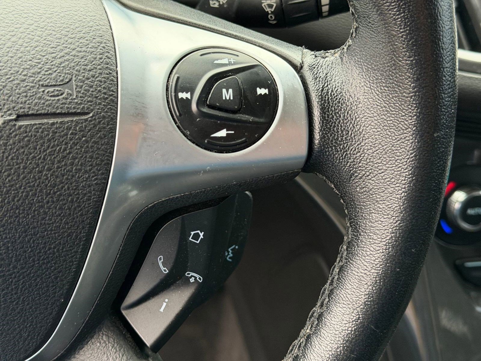 Used 2014 Ford Escape Titanium image 28