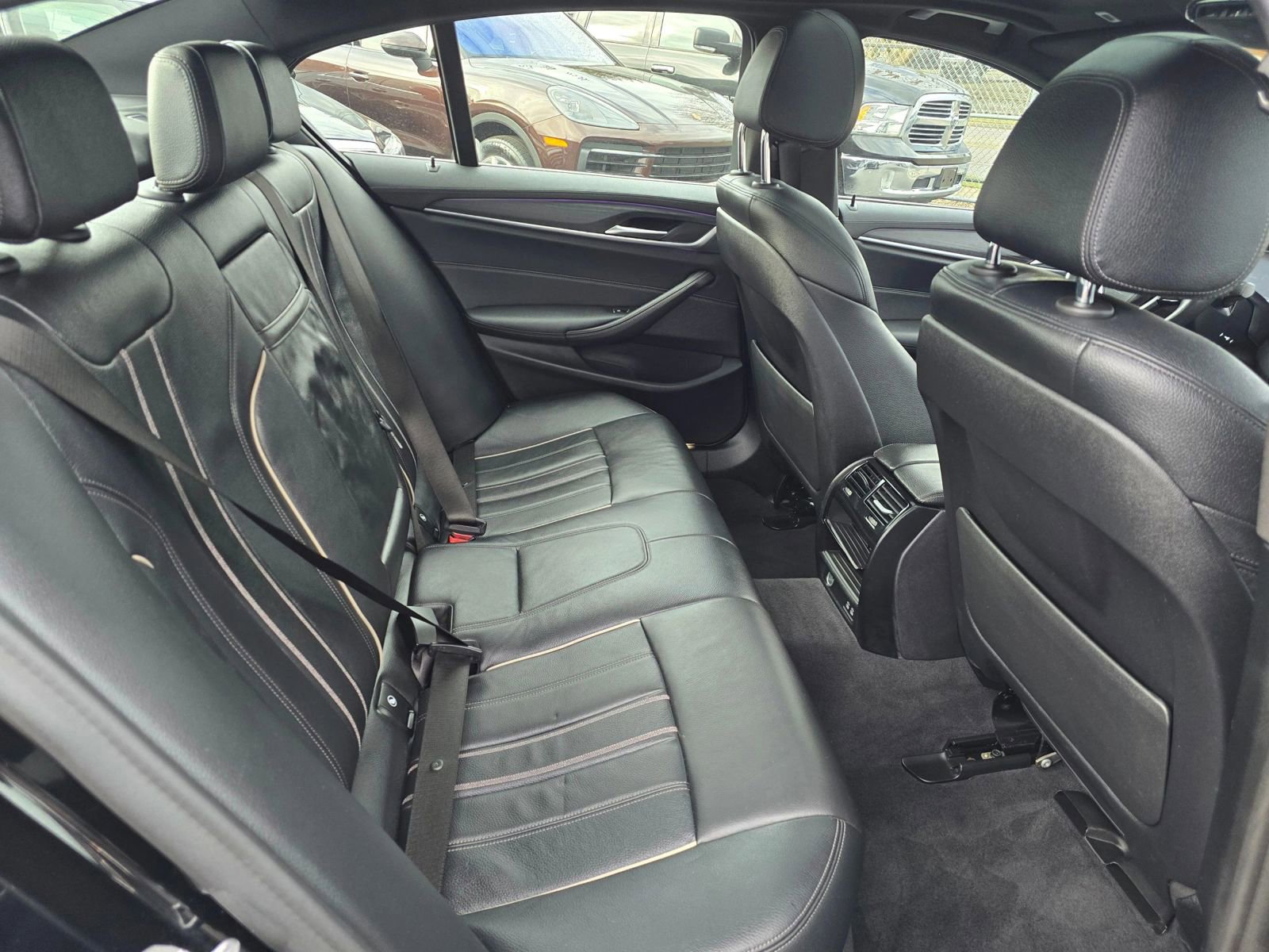 Used 2021 BMW 530i xDrive image 13