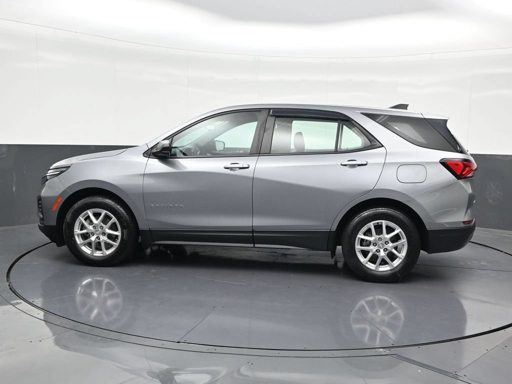 Used 2024 Chevrolet Equinox LS FWD image 2
