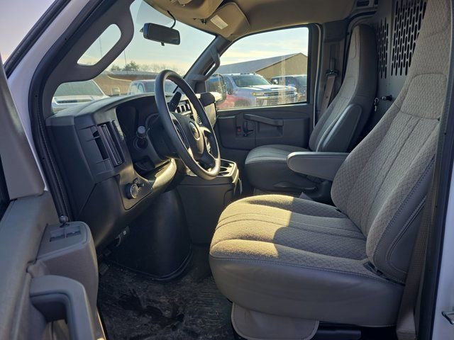 Used 2024 Chevrolet Express 2500 w/ Driver Convenience Package image 18
