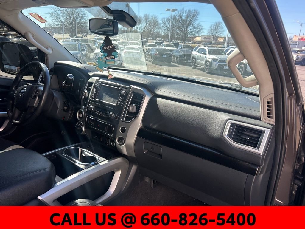 Used 2017 Nissan Titan SV image 6