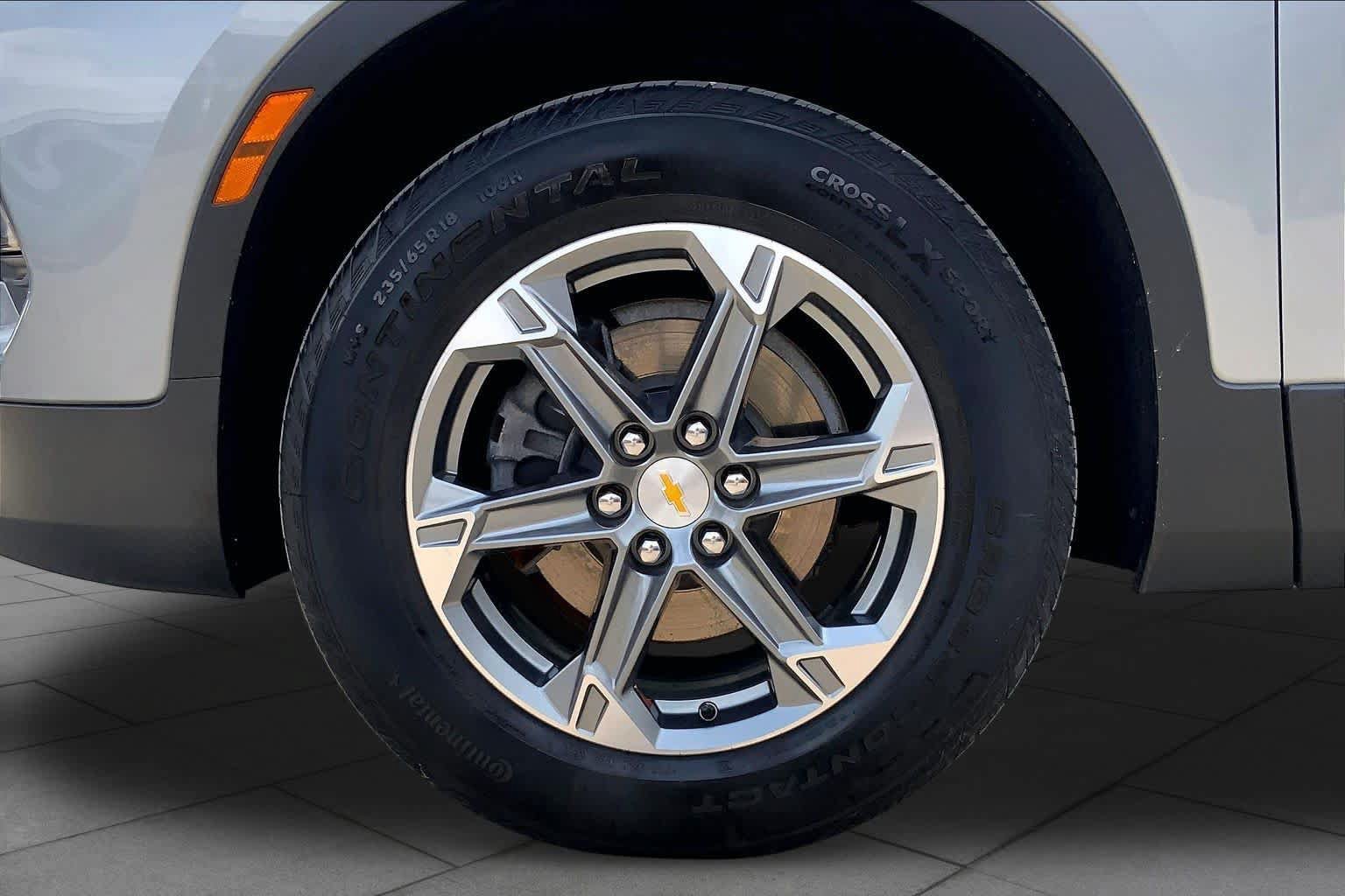 Used 2024 Chevrolet Blazer LT w/ Convenience Package FWD image 11
