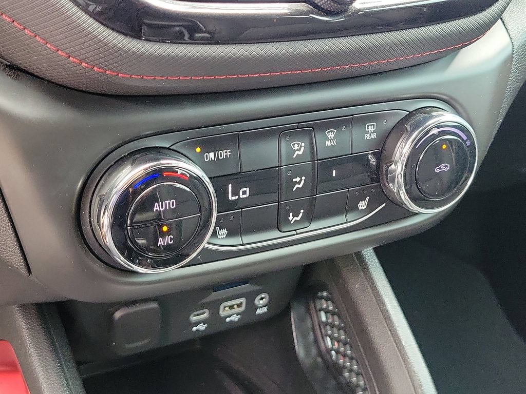 Used 2021 Chevrolet TrailBlazer RS w/ Technology Package FWD image 32