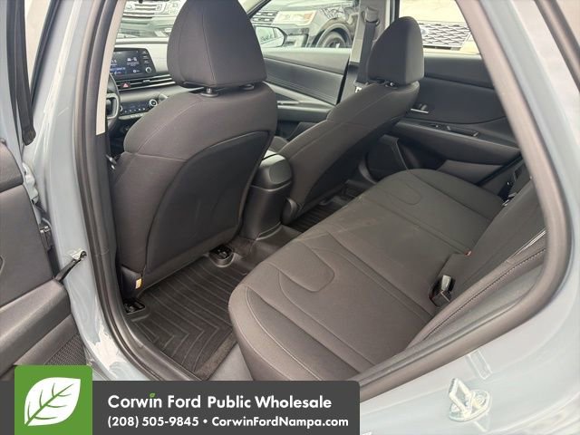 Used 2022 Hyundai Elantra SEL image 27