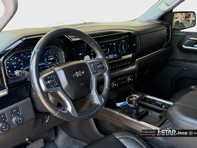 Used 2023 Chevrolet Silverado 1500 LT Trail Boss AWD/4WD image 28