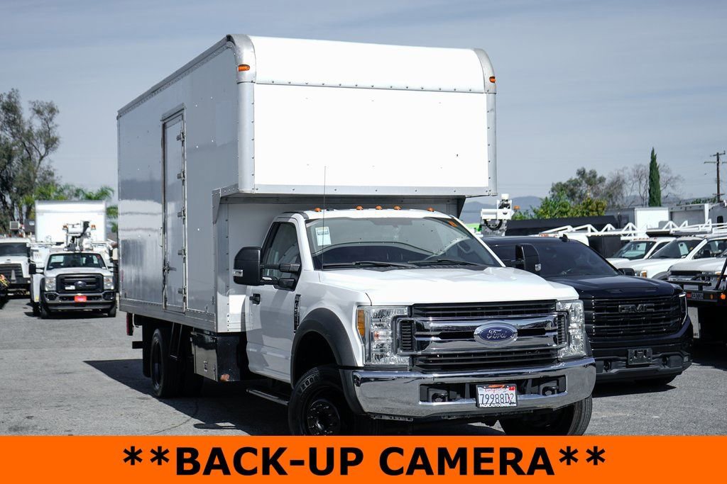 Used 2017 Ford F550 2WD Regular Cab Super Duty image 2