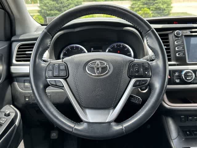 Used 2019 Toyota Highlander XLE AWD/4WD image 7