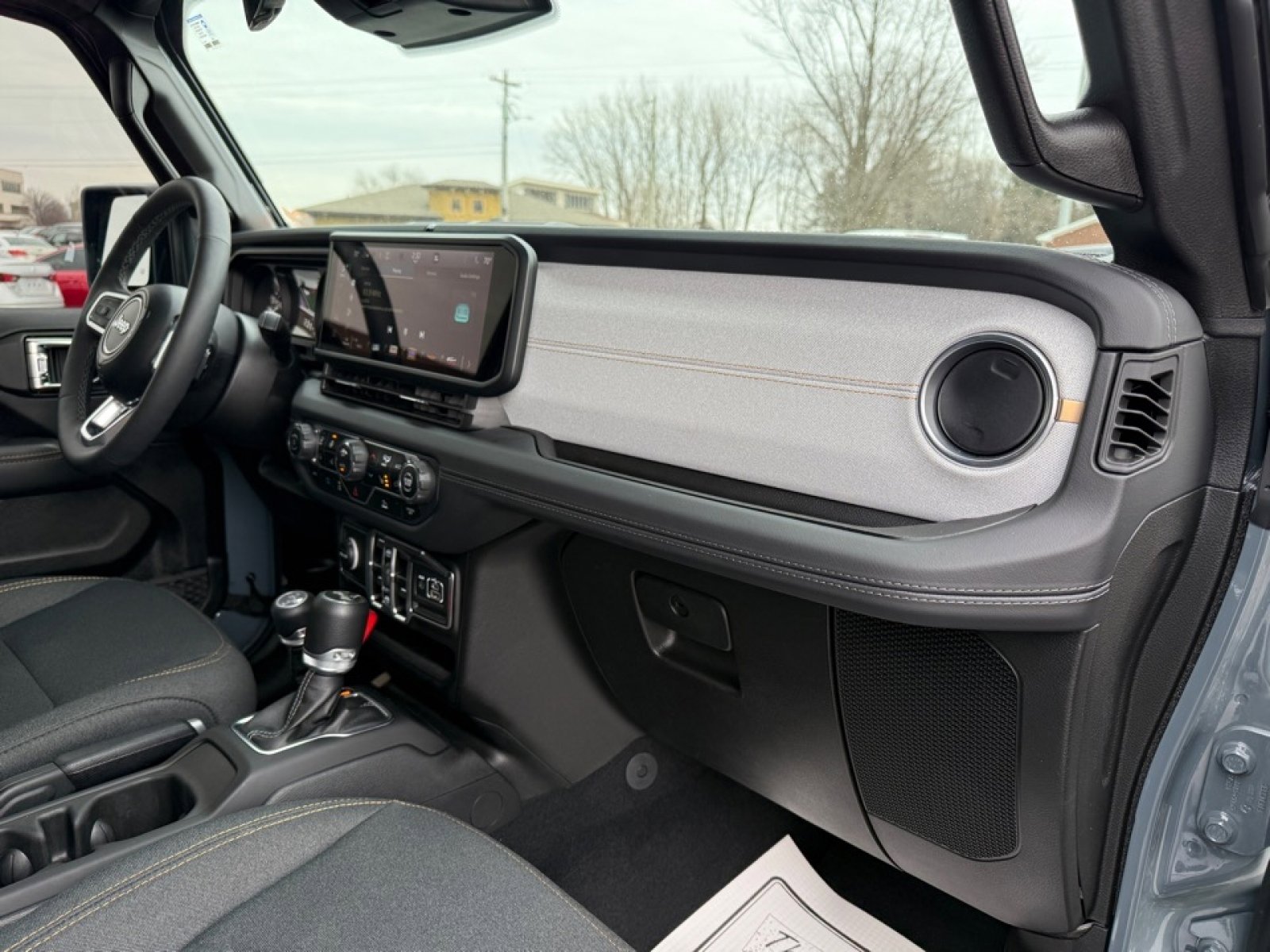 Used 2025 Jeep Wrangler Unlimited Sahara image 24