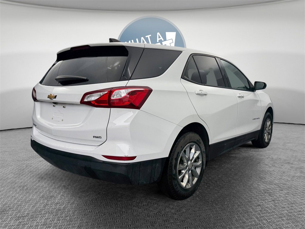Used 2019 Chevrolet Equinox LS w/ LS Convenience Package image 3