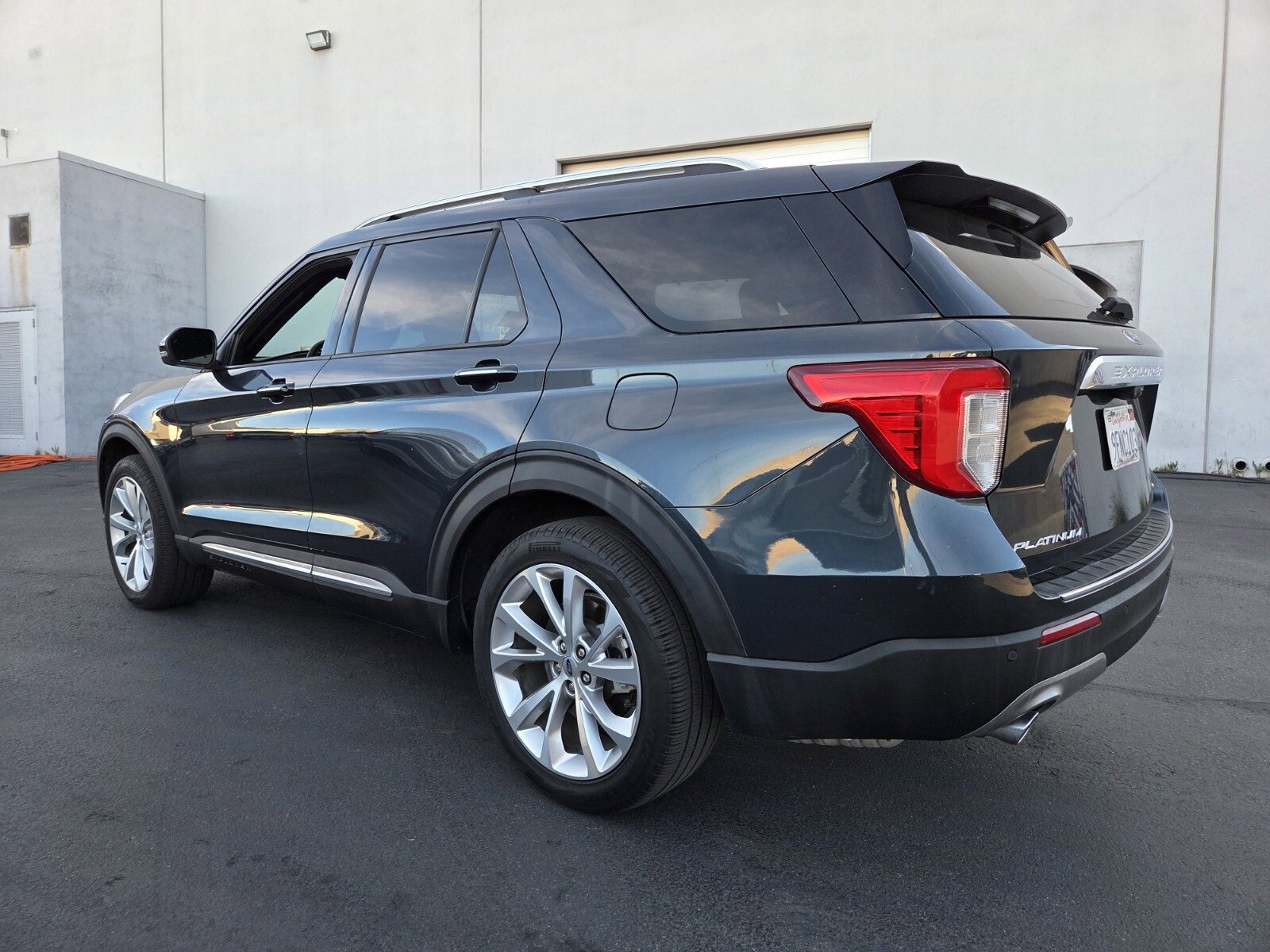 Certified 2023 Ford Explorer Platinum image 3