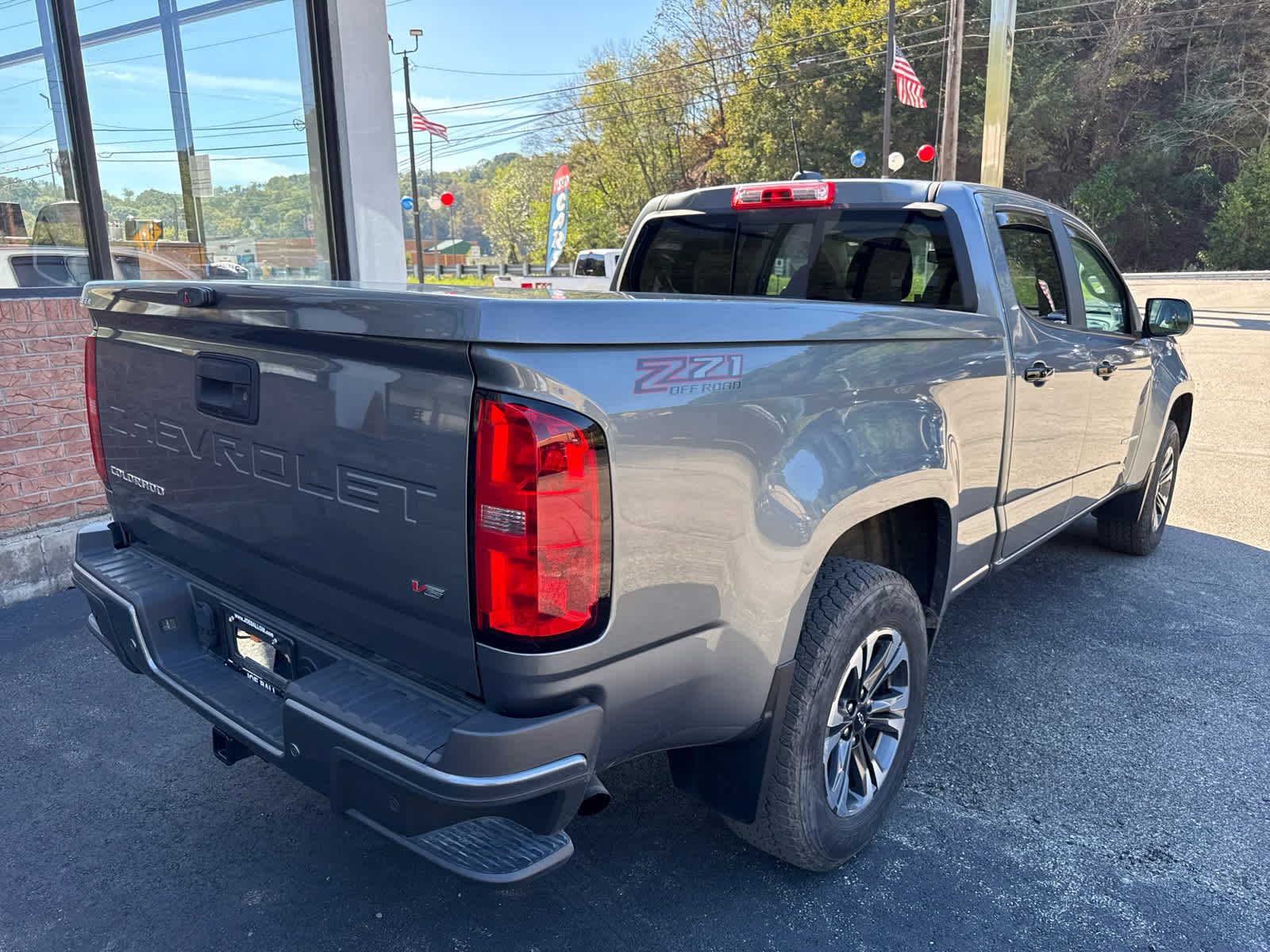 Used 2022 Chevrolet Colorado Z71 w/ LPO, Bed Guard Package image 4
