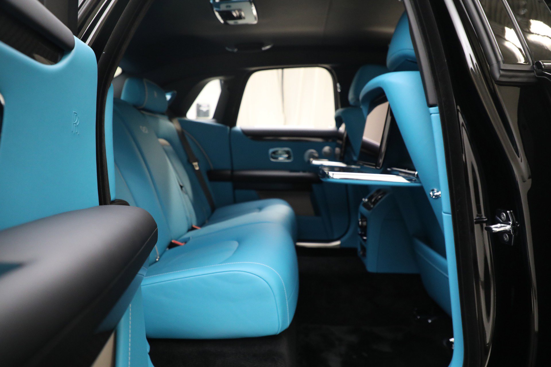 Certified 2024 Rolls-Royce Ghost Black Badge w/ Black Badge Ghost Package image 25