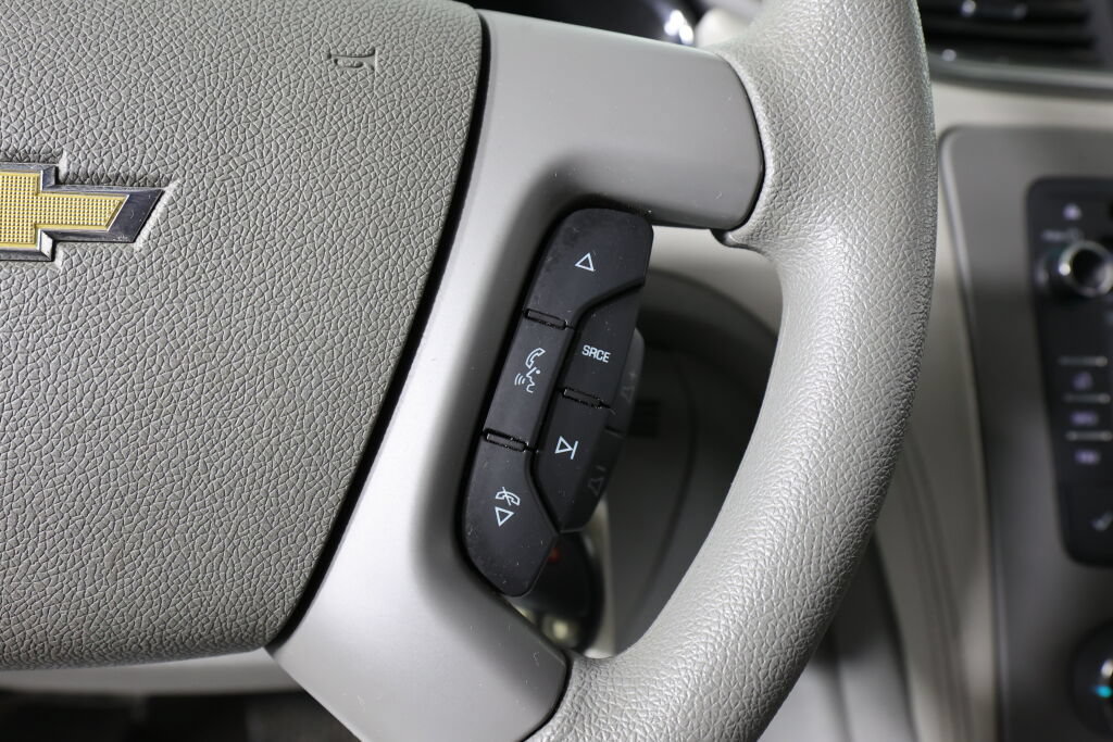 Used 2014 Chevrolet Traverse LS FWD image 32