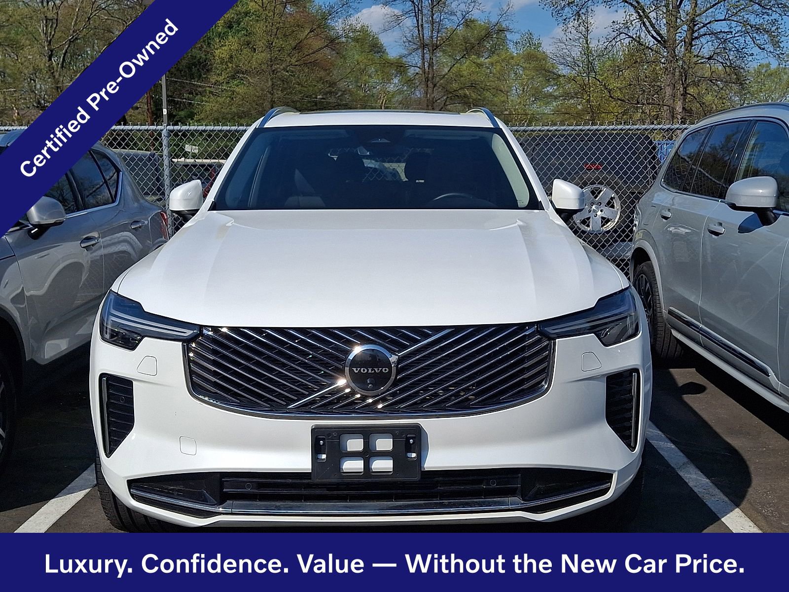 Used 2025 Volvo XC90 B6 Plus image 2