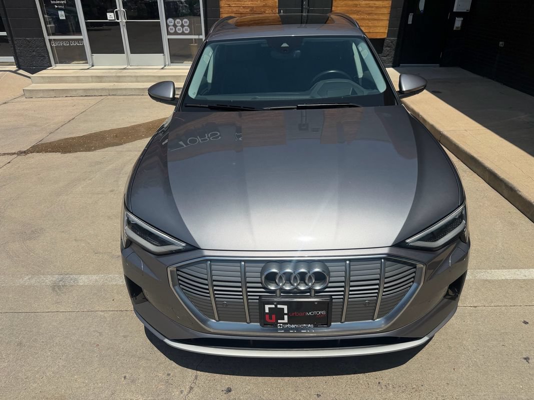 Used 2019 Audi e-tron Prestige w/ Prestige Package AWD/4WD image 9