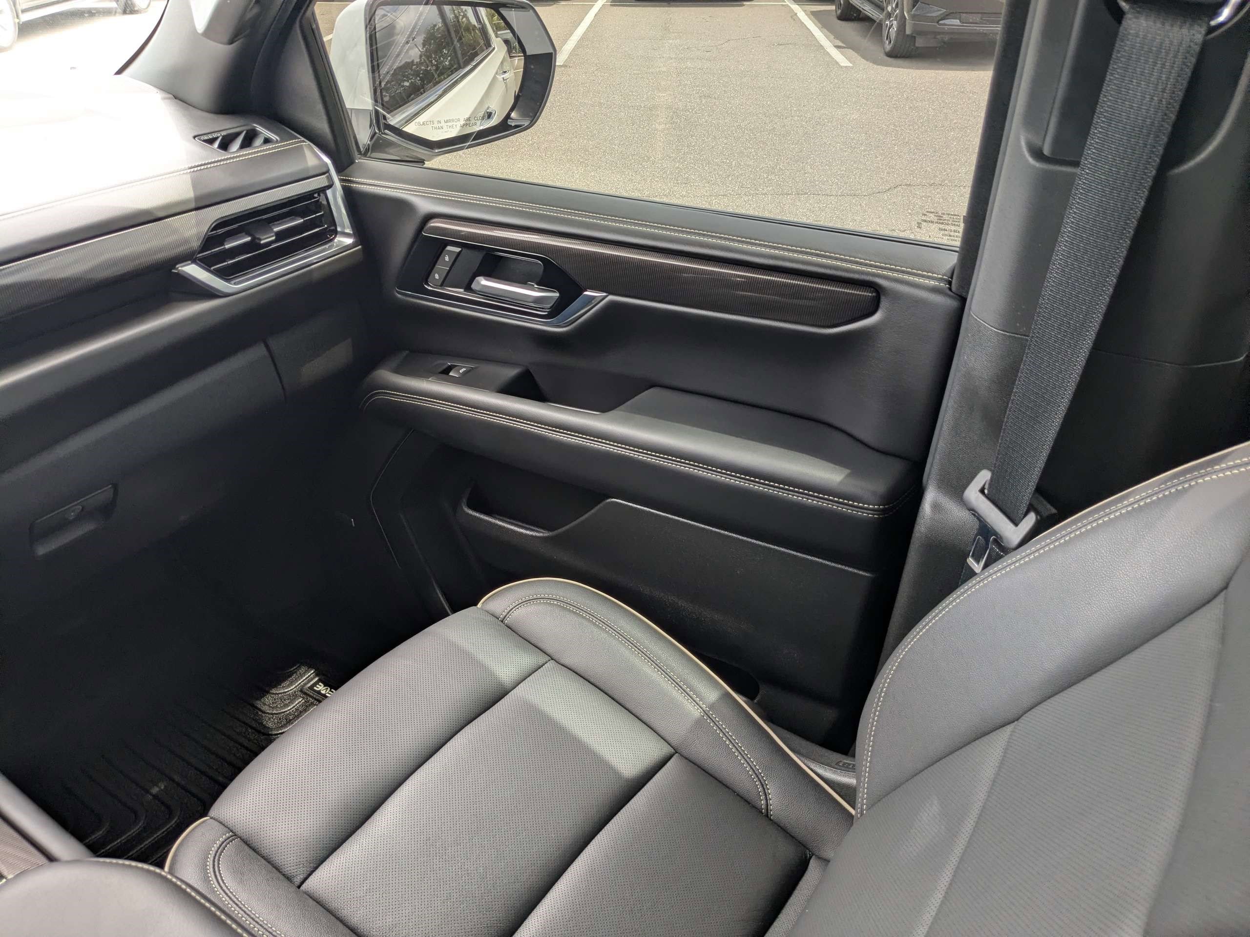 Used 2025 GMC Yukon XL Elevation RWD image 19