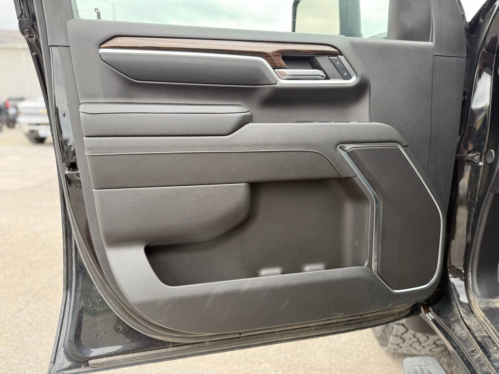 Used 2024 GMC Sierra 2500 SLE AWD/4WD image 12